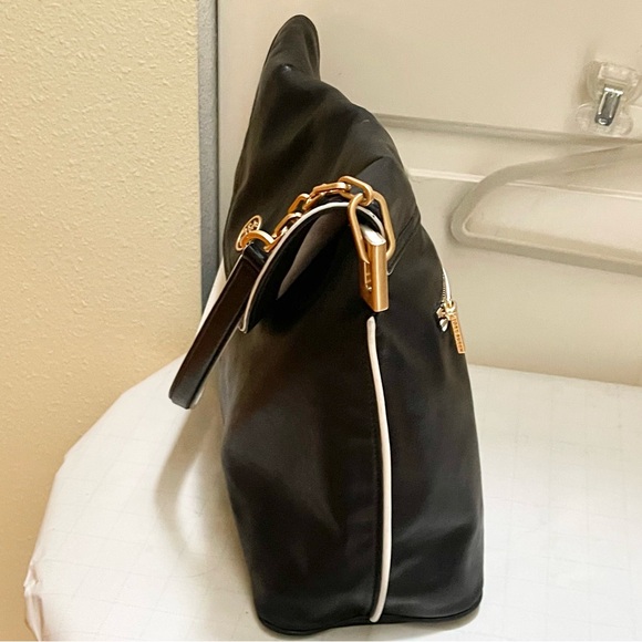 Authentic Tory Burch Lambskin leather hobo bag - Picture 5 of 16